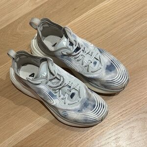 APL streamline athletic shoes